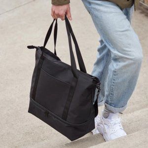 Lo & Sons Catalina Deluxe Tote - NWT